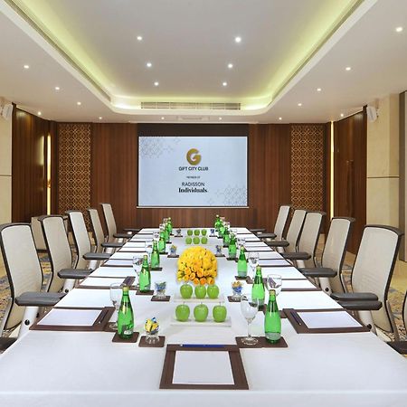 Gift City Club, A Member Of Radisson Individuals Gandhinagar Exterior foto