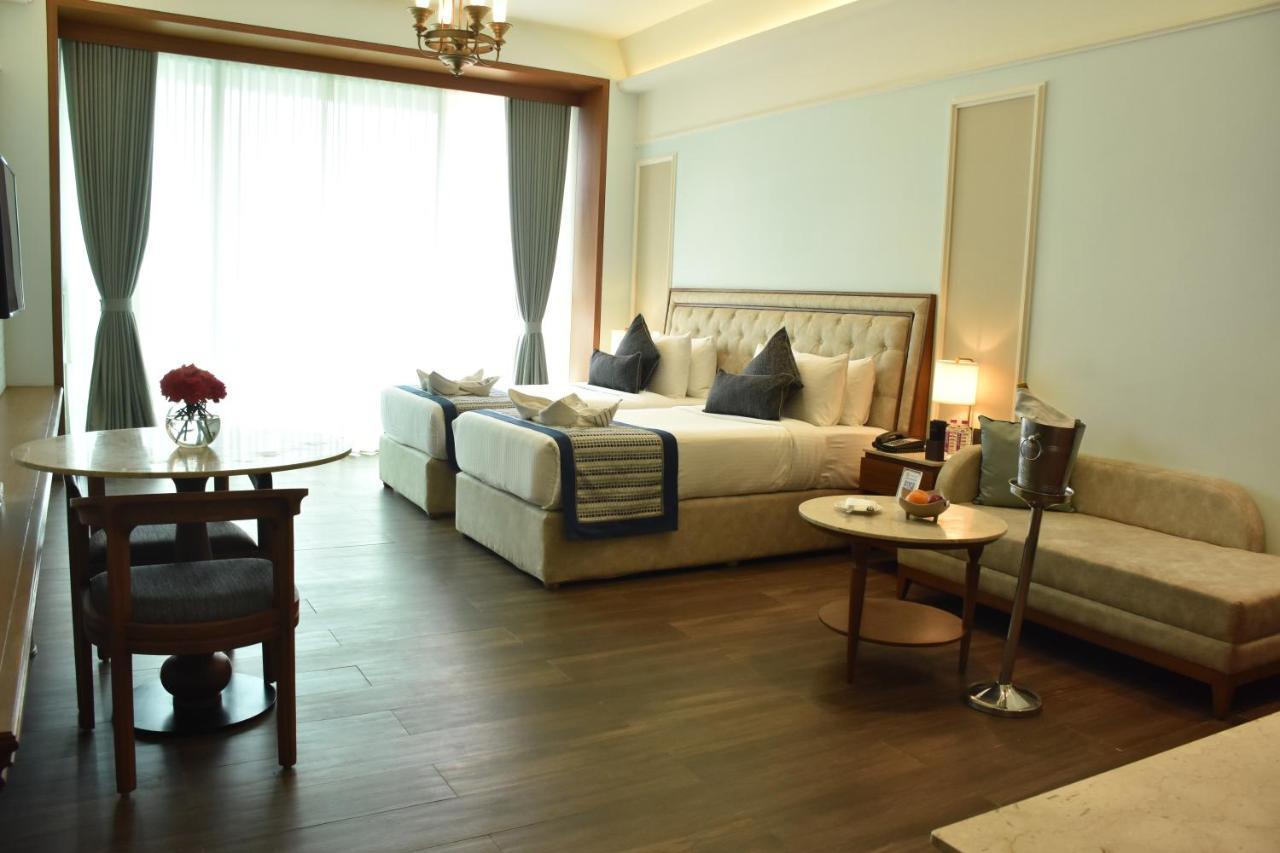 Gift City Club, A Member Of Radisson Individuals Gandhinagar Exterior foto