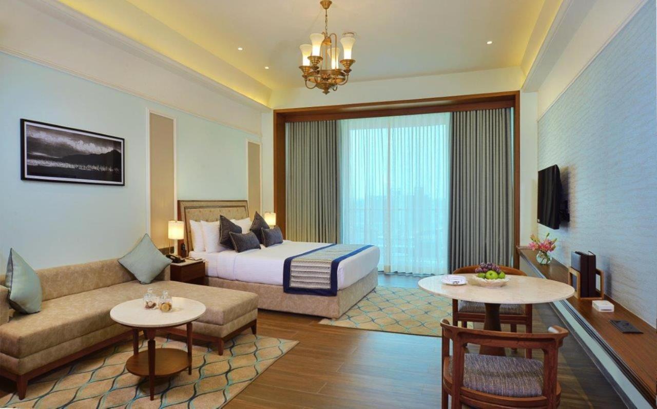 Gift City Club, A Member Of Radisson Individuals Gandhinagar Exterior foto