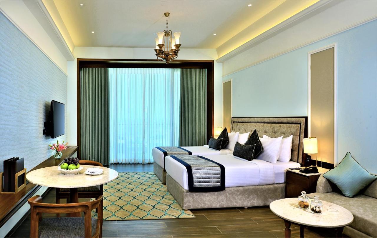 Gift City Club, A Member Of Radisson Individuals Gandhinagar Exterior foto